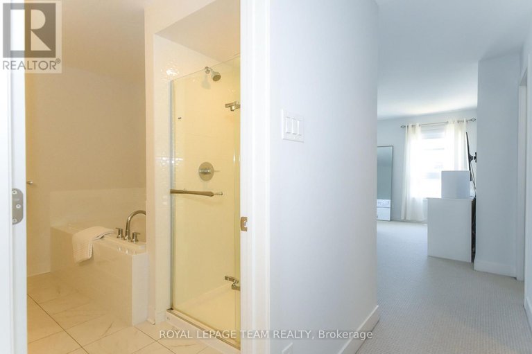 29666466/725-capricorn-circle/riverside-southgloucester-glen/ottawa/ontario/K4M0J4_31