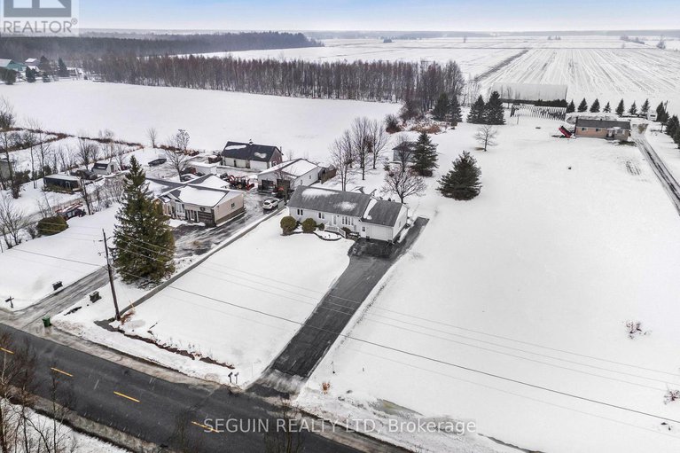 29211011/3704-pattee-road-e/east-hawkesbury-twp/hawkesbury/ontario/K6A2R2_31