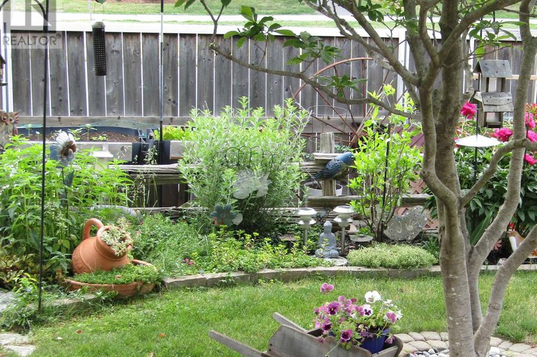 29405878/176-windhurst-drive/barrhaven-east/ottawa/ontario/K2G6J4_33