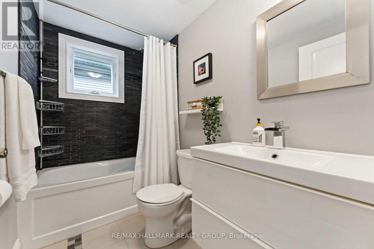 28931176/a-142-queen-mary-street/overbrookcastle-heights/ottawa/ontario/K1K1X5_20