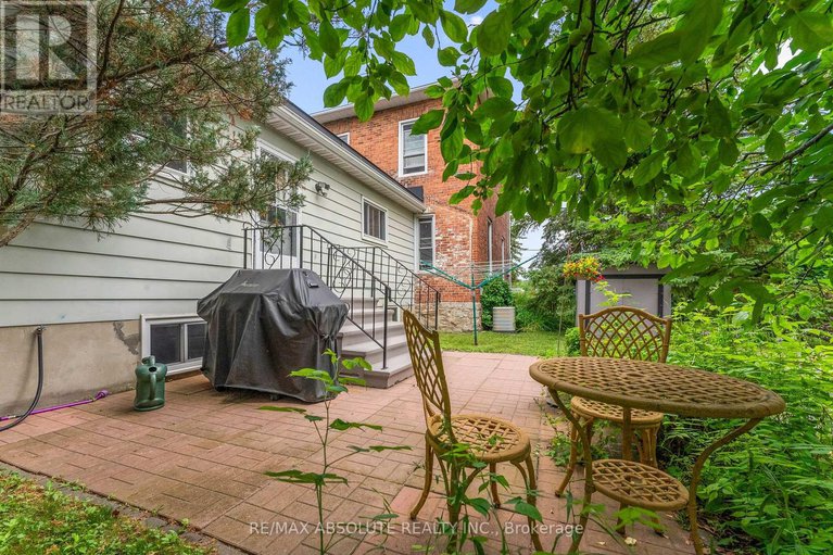 28590613/8-river-road/mcnabbraeside-twps/mcnabbraeside/ontario/K7S1R3_34