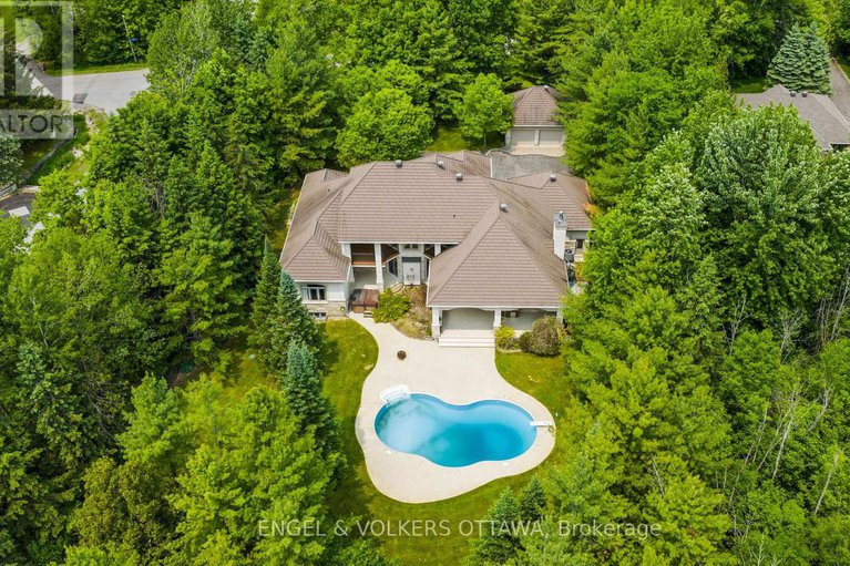 28466123/5800-queenscourt-crescent/manotick-east-to-manotick-station/ottawa/ontario/K4M1K3_41