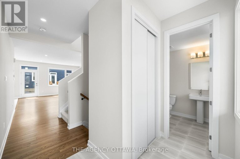 29303464/948-seagrave-lane/btwn-franktown-rd-fallowfield-rd/ottawa/ontario/K0A2Z0_3