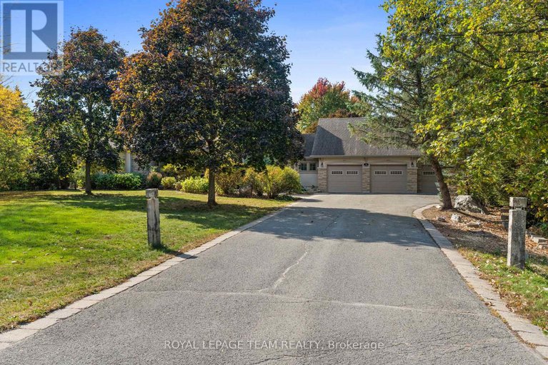 29096709/7-sara-court/fallowfield/ottawa/ontario/K2R1E2_3