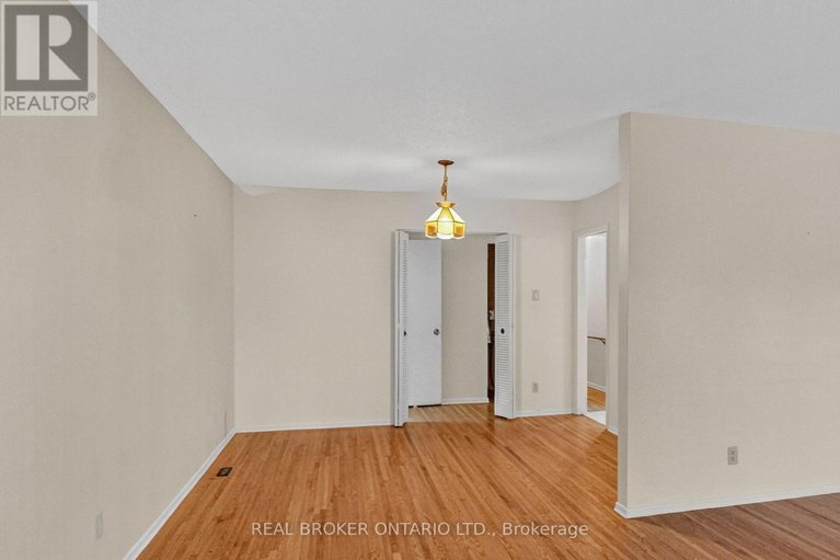 29078632/89-country-lane-w/glencairnhazeldean/ottawa/ontario/K2L1J4_20