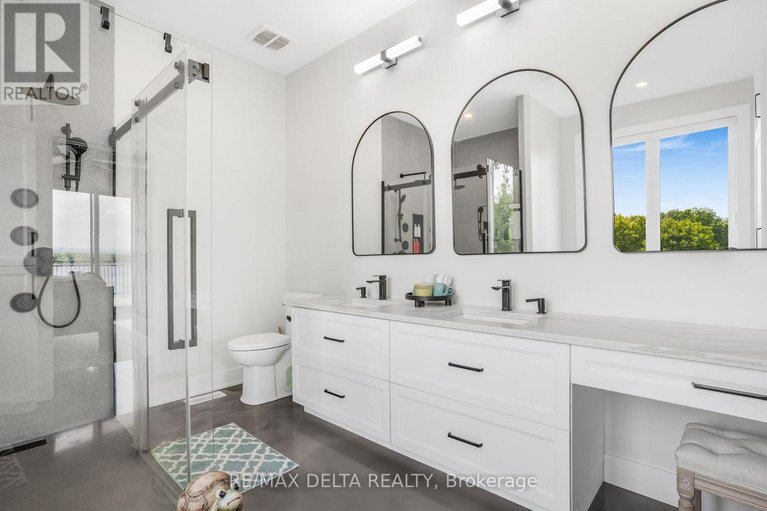 29456390/3815-old-highway-17-road/clarencerockland-twp/clarence-rockland/ontario/K4K1W2_24