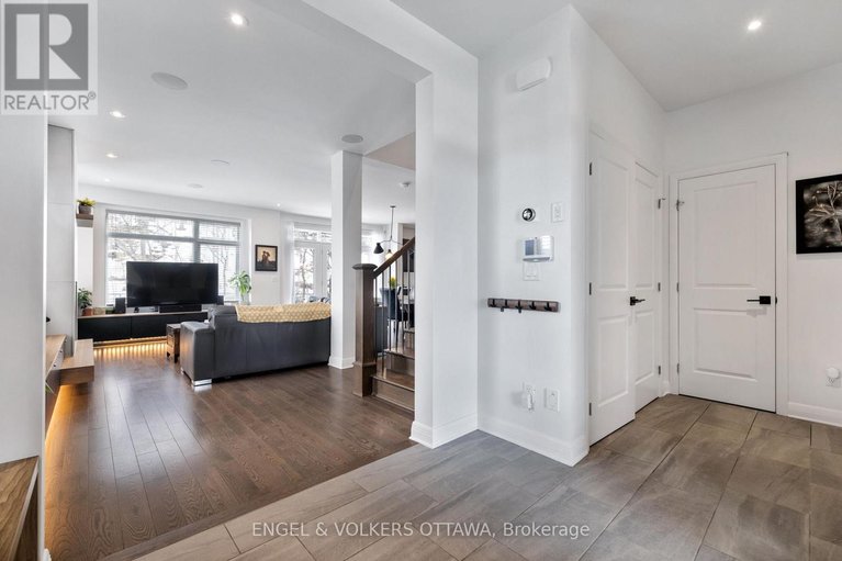 29464568/157-avro-circle/cfb-rockcliffe-and-area/ottawa/ontario/K1K4K7_5