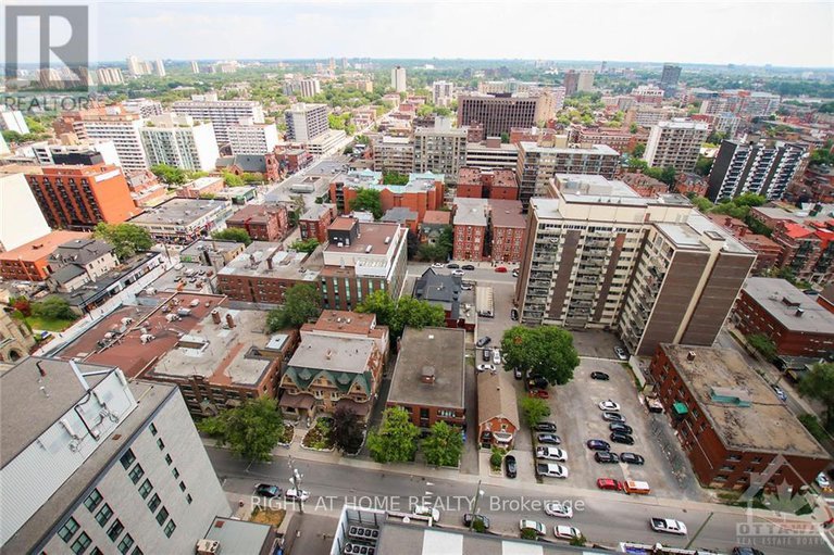 28668449/2306-40-nepean-street/ottawa-centre/ottawa/ontario/K2P0X5_18
