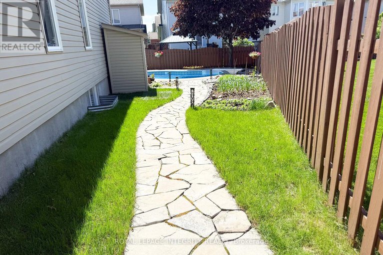 29191468/34-keighley-circle/morgans-grantsouth-march/ottawa/ontario/K2K3H8_46