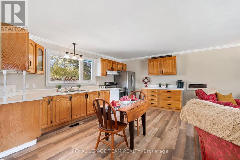 29288883/3314-county-road-12-road-w/north-stormont-finch-twp/north-stormont/ontario/K0C1K0_21