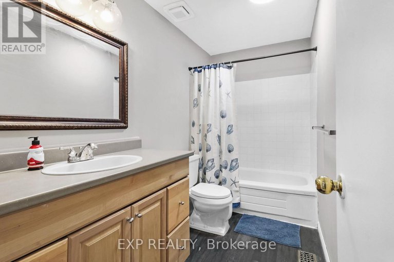 29214218/1a-vanessa-terrace/pheasant-run/ottawa/ontario/K2J1Y2_20