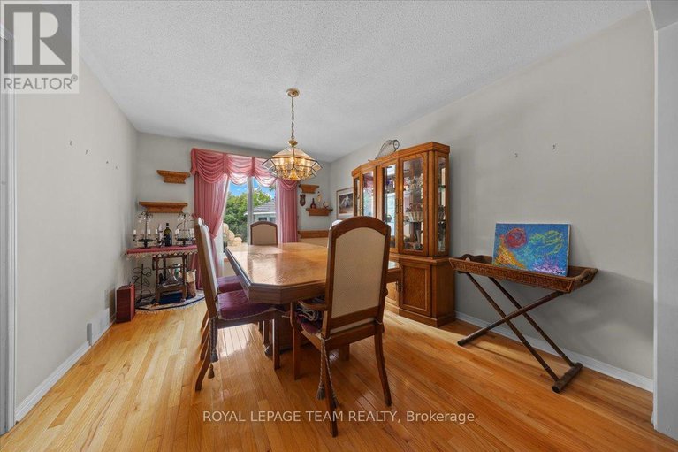 28487091/17-stonehedge-parkway/bayshore/ottawa/ontario/K2H8Z3_10