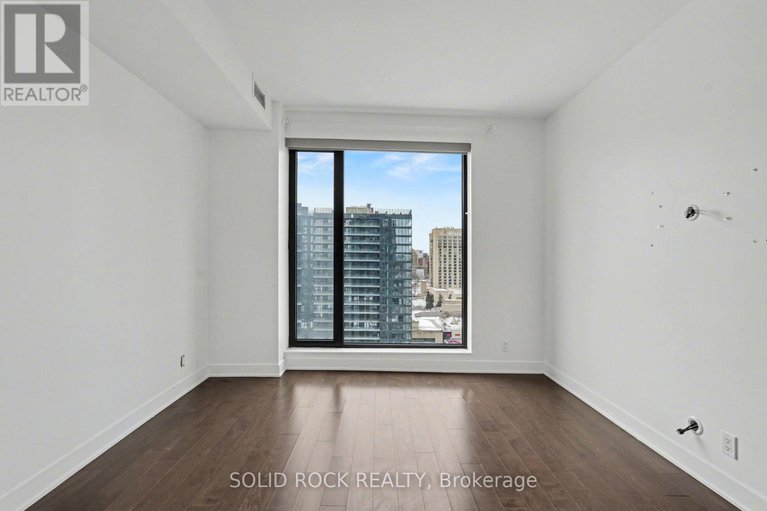 29431762/1606-20-daly-avenue/sandy-hill/ottawa/ontario/K1N0C6_19