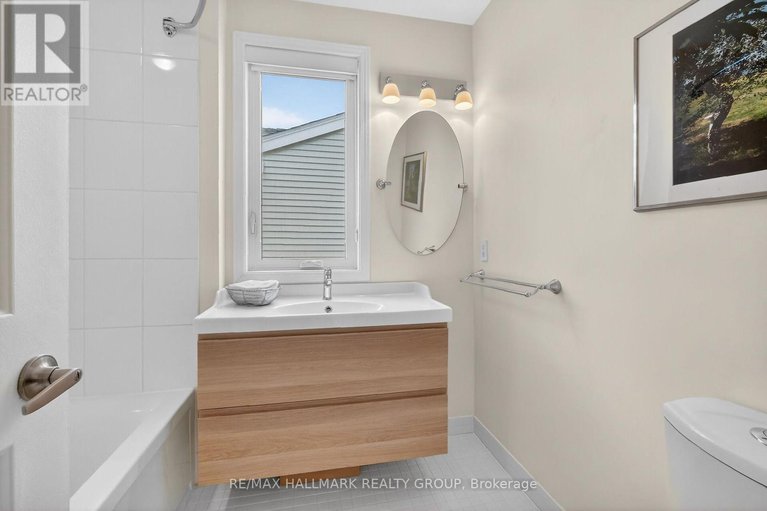 29413276/9-forsyth-lane/crystal-beach/ottawa/ontario/K2H9H1_36