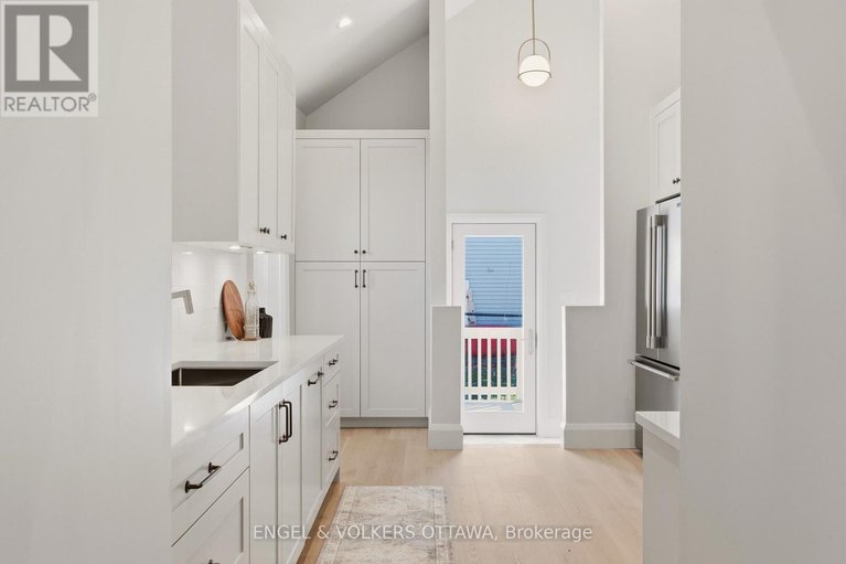 29649230/35-mackay-street/new-edinburgh/ottawa/ontario/K1M2B2_27