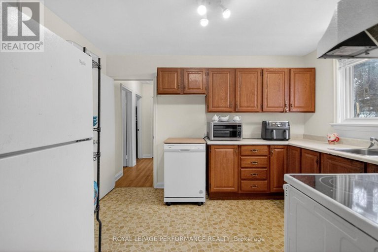 29195937/19-mowat-street/carson-grove/ottawa/ontario/K1J6R1_29