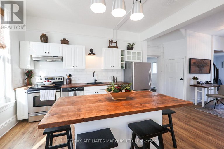 29078821/11-elgin-street-e/alexandria/north-glengarry/ontario/K0C1A0_24