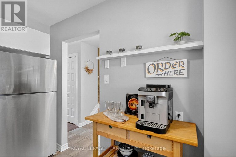 28916021/1e-seyton-drive/westcliffe-estates/ottawa/ontario/K2H8Y5_22
