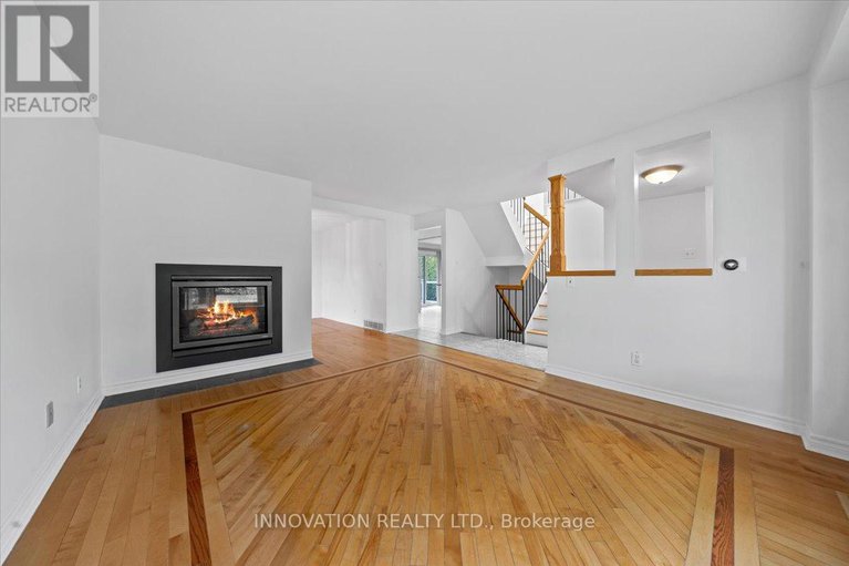 28436166/1553-marcoux-drive/bilberry-creekqueenswood-heights/ottawa/ontario/K1E2K5_7