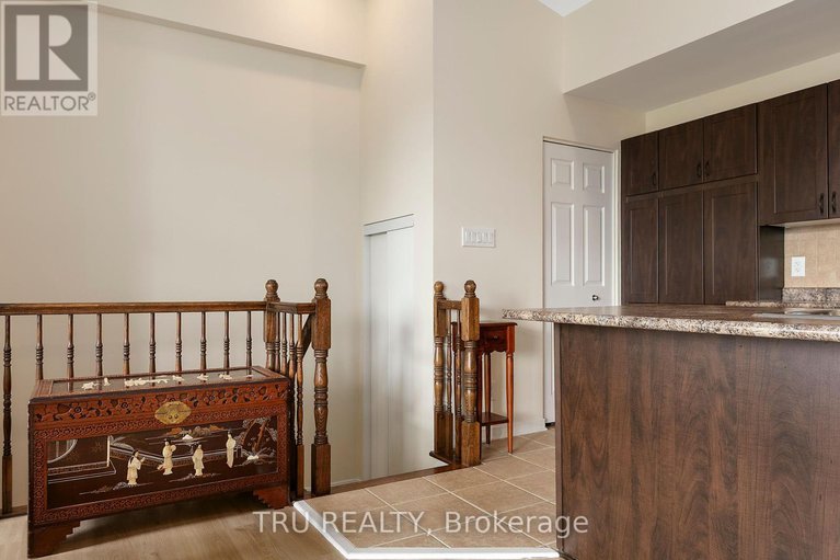 28382160/107l-artesa-private/emerald-meadowstrailwest/ottawa/ontario/K2S0J8_6