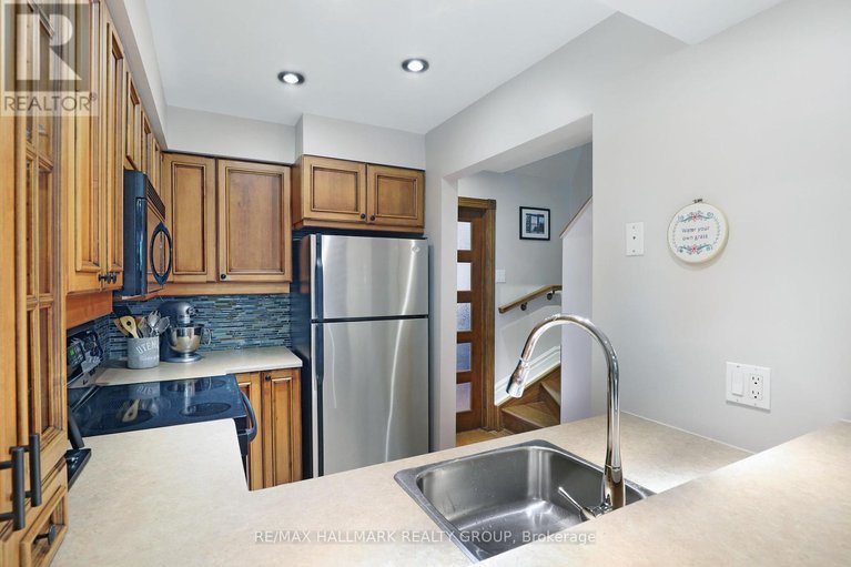 28828283/47-crispin-private/manor-park/ottawa/ontario/K1K2T7_18