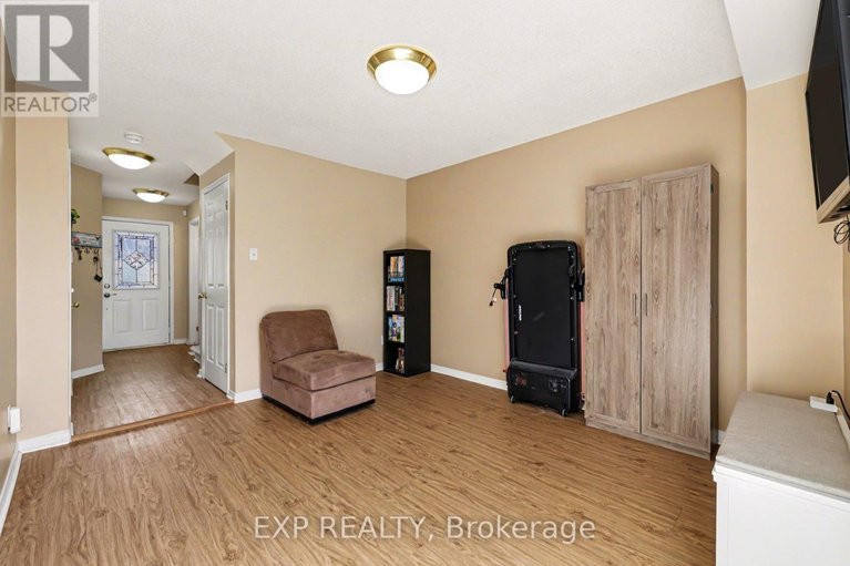 29666141/8-barnaby-private/overbrookcastle-heights/ottawa/ontario/K1K4S4_7