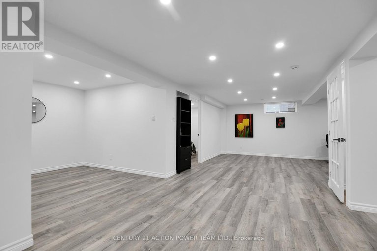 29383475/1969-loasa-lane/springridgeeast-village/ottawa/ontario/K4A4T4_32