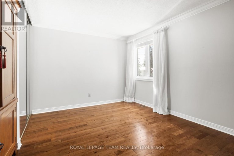 27932475/44-sycamore-drive/arbeatha-park/ottawa/ontario/K2H8K3_17