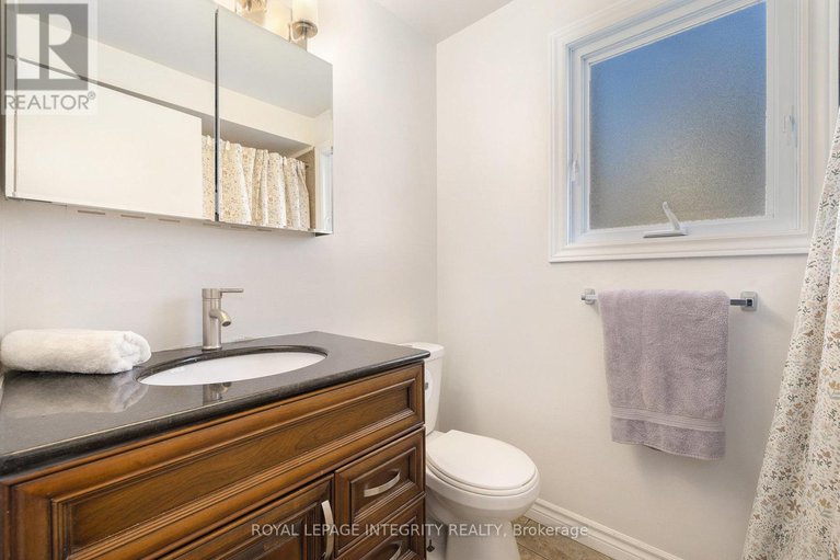 29047086/47-jansen-road/sheahan-estatestrend-village/ottawa/ontario/K2H5W6_25