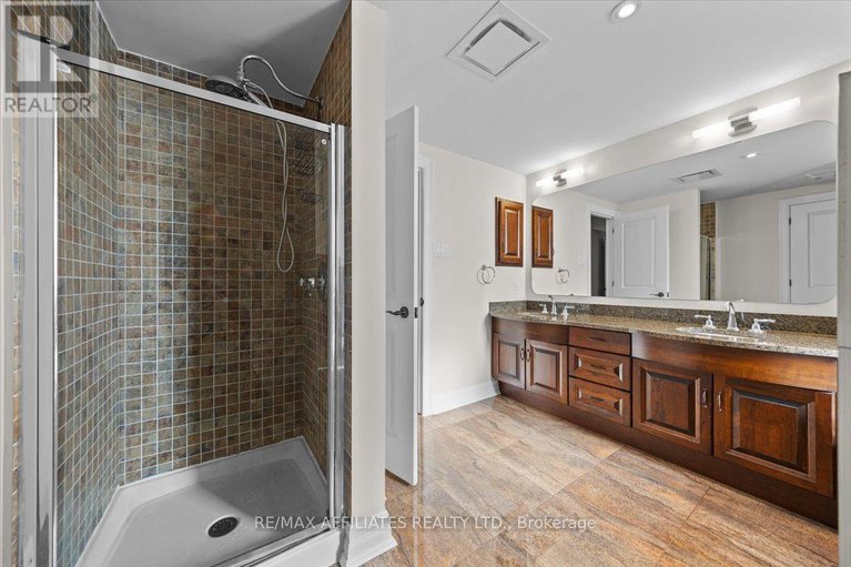 29179577/ph804-320-mcleod-street/ottawa-centre/ottawa/ontario/K2P1A3_33