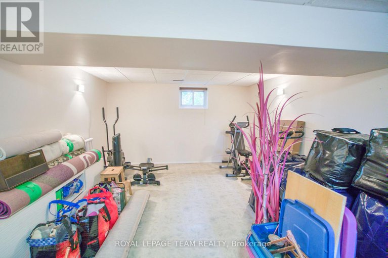 29083741/12-oakview-avenue/meadowlandscrestview/ottawa/ontario/K2G3A1_31