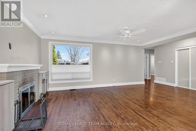 29579808/1318-albany-drive/bel-air-heights/ottawa/ontario/K2C2L9_6