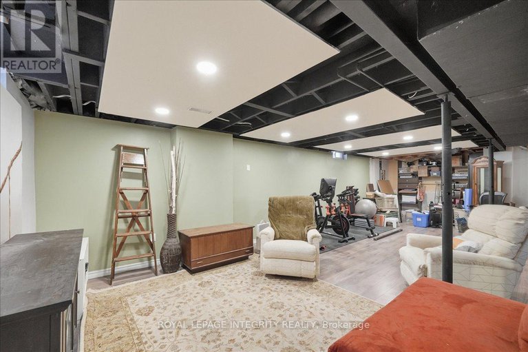 28978669/1406-bouton-dor-way/bilberry-creekqueenswood-heights/ottawa/ontario/K1E3L3_37