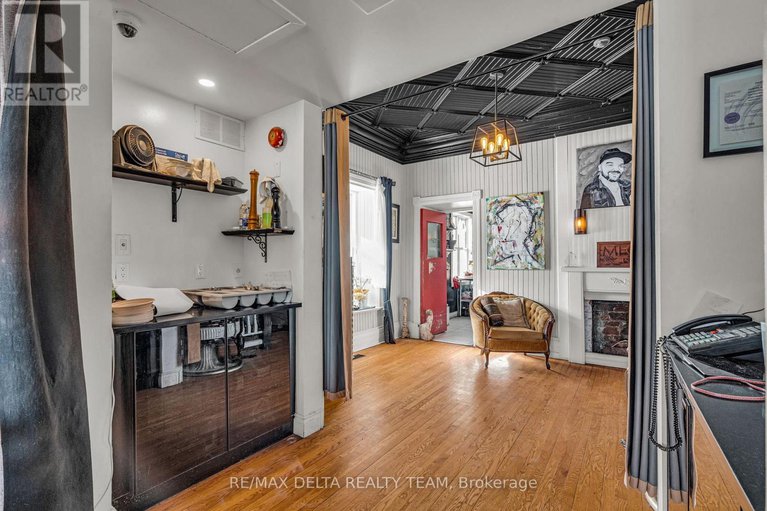 29255406/2607-old-montreal-road/cumberland-village/ottawa/ontario/K4C1A2_8