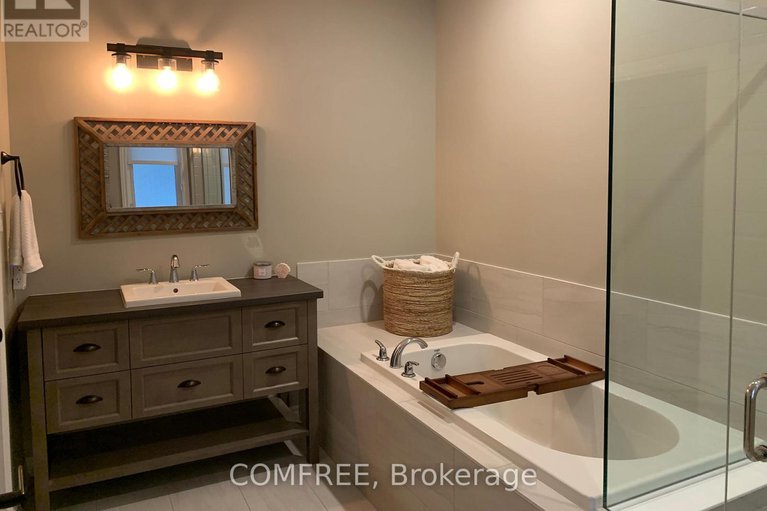 28417378/819-tewin-circle/camelot/ottawa/ontario/K4A1K2_14