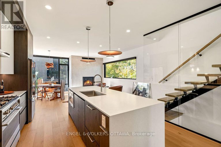 29226736/127-peridot-private/experimental-farm/ottawa/ontario/K2C3M3_5