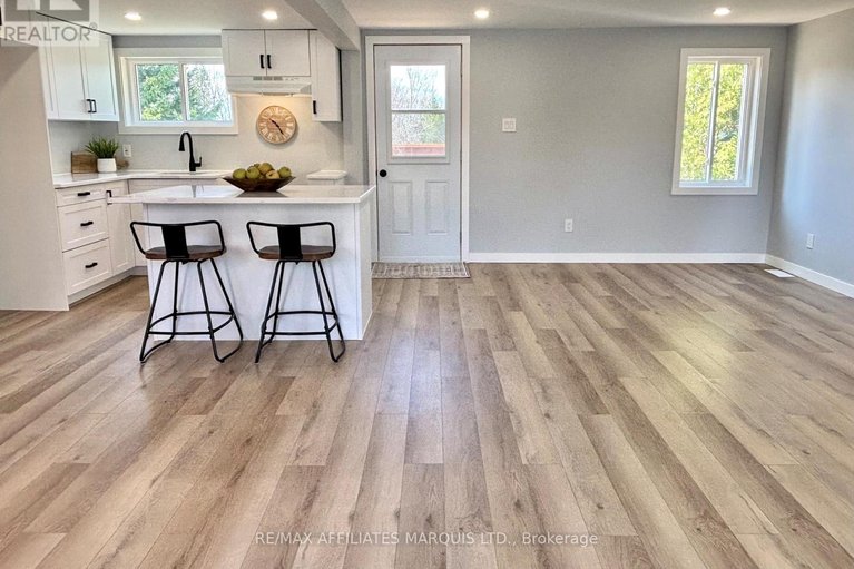 29639881/19-alexander-street-w/maxville/north-glengarry/ontario/K0C1T0_11