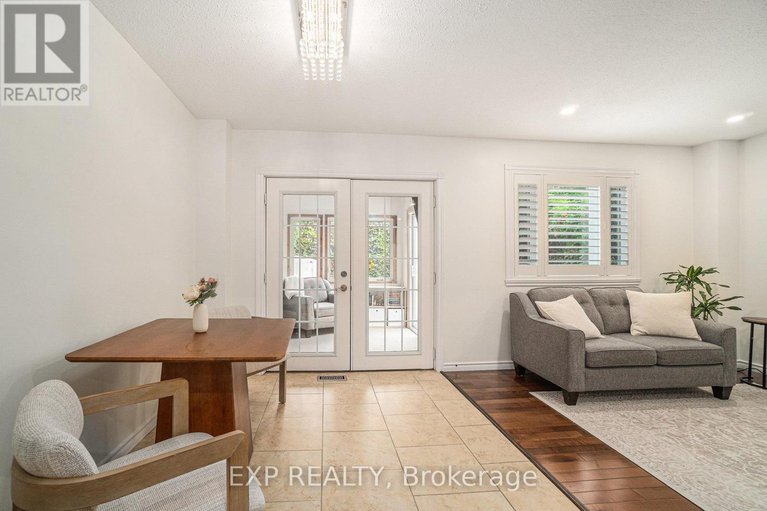 28430492/5-benlark-road/on-the-green/ottawa/ontario/K2J2L5_15