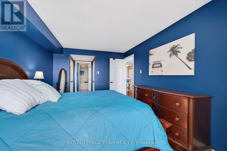 29651493/811-120-grant-carman-drive/mooneys-bayrevelstoke/ottawa/ontario/K2E1C8_30