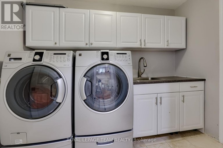 28886612/36-keighley-circle/morgans-grantsouth-march/ottawa/ontario/K2K3H8_22