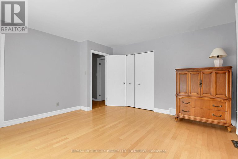 29410189/128-burns-drive/mcnabbraeside-twps/mcnabbraeside/ontario/K0A1G0_19