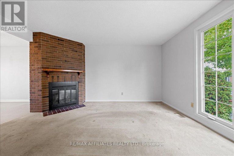 28917185/1610-schouten-drive/bilberry-creekqueenswood-heights/ottawa/ontario/K1E2J4_8