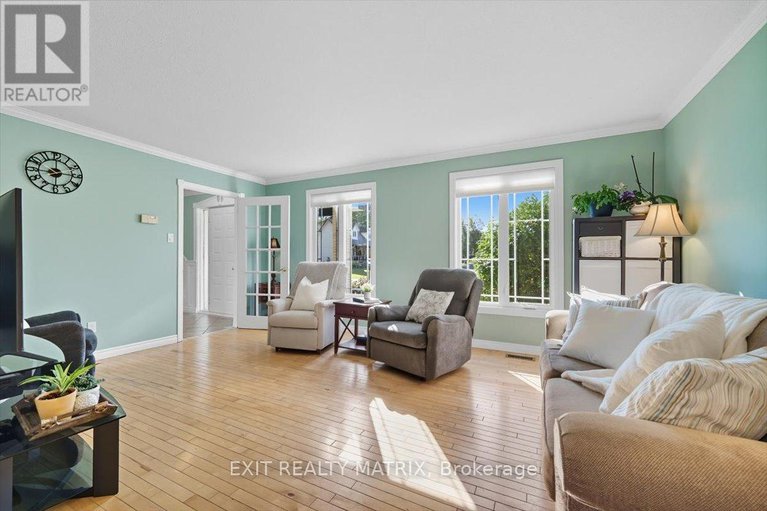 28933679/159-dunlop-crescent/village-of-russell/russell/ontario/K4R1B3_7