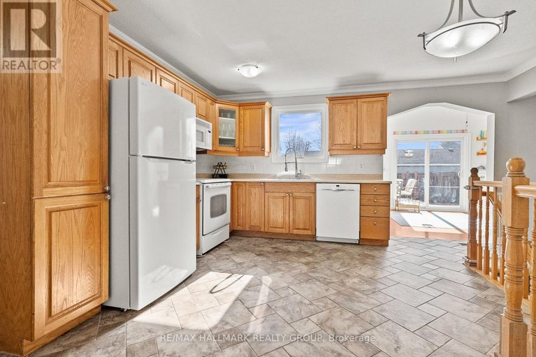 29670827/15-elm-avenue/village-of-russell/russell/ontario/K4R1B3_4