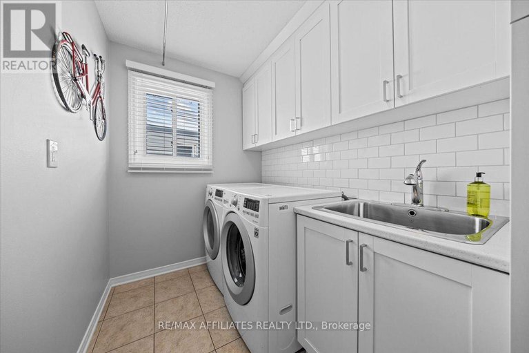 28820212/605-falwyn-crescent/fallingbrookridgemount/ottawa/ontario/K4A2B4_22
