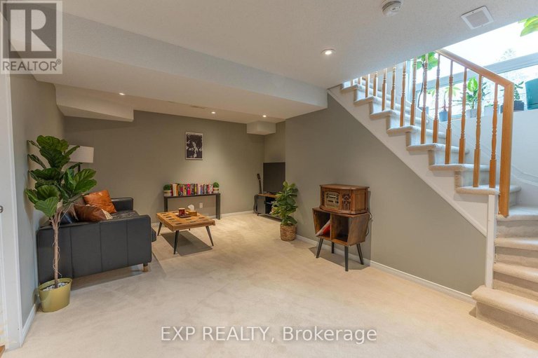 28967265/2341-glandriel-crescent/springridgeeast-village/ottawa/ontario/K4A4S8_12