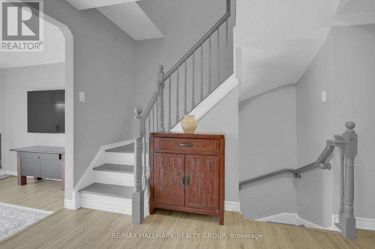 28419081/1-1821-walkley-road/urbandale-acres/ottawa/ontario/K1H6X9_25