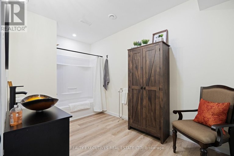 29450601/69-mill-street/chesterville/north-dundas/ontario/K0C1H0_30