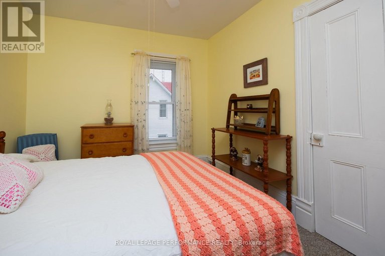 29632412/11-peter-street/maxville/north-glengarry/ontario/K0C1T0_29