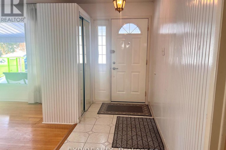 29285178/20-wallford-way/city-viewskylinefisher-heightsparkwood-hills/ottawa/ontario/K2E6B4_4